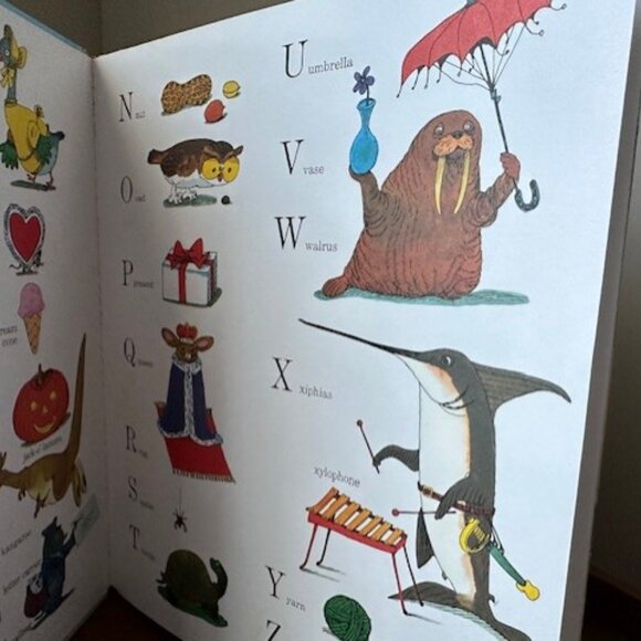 Richard Scarry's Best Word Book Ever - Picture 2 of 5
